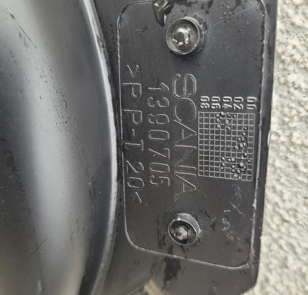 OSŁONA CHŁODNICY SCANIA R ORYGINAL NOWA 1390705 - Cooling system for Truck: picture 2 OSŁONA CHŁODNICY SCANIA R ORYGINAL NOWA 1390705 - Cooling system for Truck: picture 2
