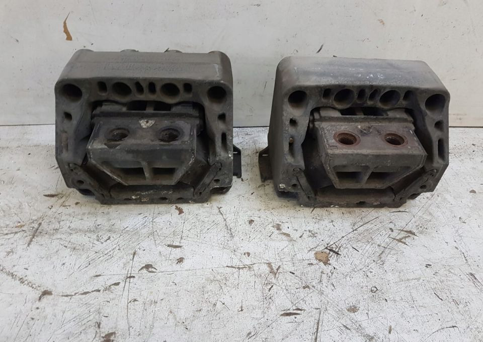 PODUSZKI SKRZYNI BIEGÓW ACTROS MP4 ORYGINAŁ 2SZT - Engine mount for Truck: picture 1 PODUSZKI SKRZYNI BIEGÓW ACTROS MP4 ORYGINAŁ 2SZT - Engine mount for Truck: picture 1