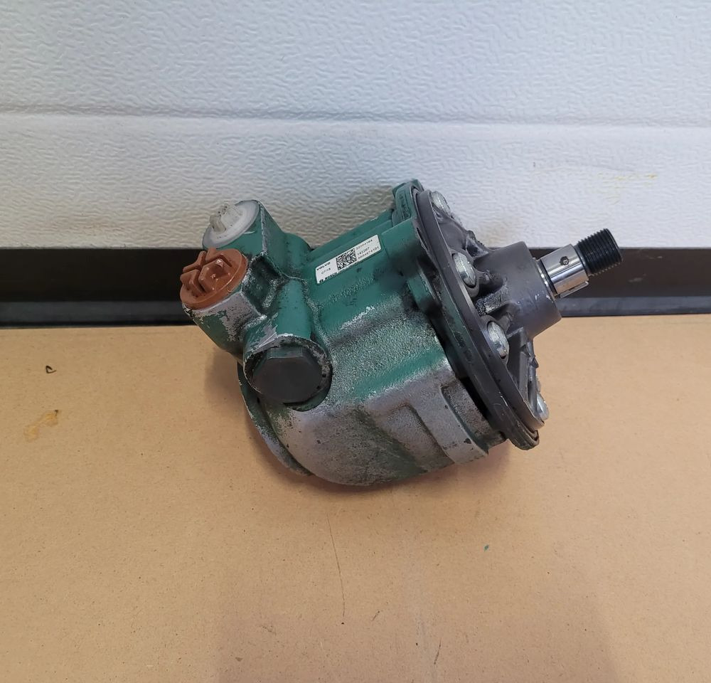 POMPA WSPOMAGANIA VOLVO FH4 OM 22204184 CHWALIM116 - Steering for Truck: picture 1 POMPA WSPOMAGANIA VOLVO FH4 OM 22204184 CHWALIM116 - Steering for Truck: picture 1