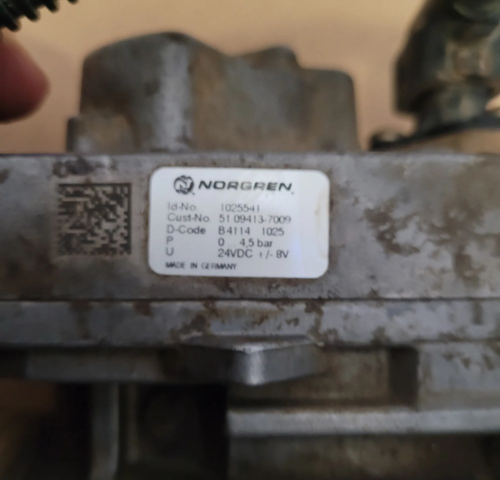 PRZEPUSTNICA EGR MAN TGX TGS E6 51.09413-7009 CHWALIM116 - EGR cooler for Truck: picture 3 PRZEPUSTNICA EGR MAN TGX TGS E6 51.09413-7009 CHWALIM116 - EGR cooler for Truck: picture 3