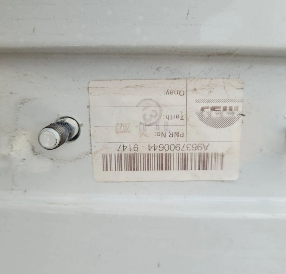 SPOJLER ZAKABINOWY MERCEDES ACTROS MP5 LH. ORYGINAŁ CHWALIM116 - Aerodynamics/ Spoiler for Truck: picture 4 SPOJLER ZAKABINOWY MERCEDES ACTROS MP5 LH. ORYGINAŁ CHWALIM116 - Aerodynamics/ Spoiler for Truck: picture 4