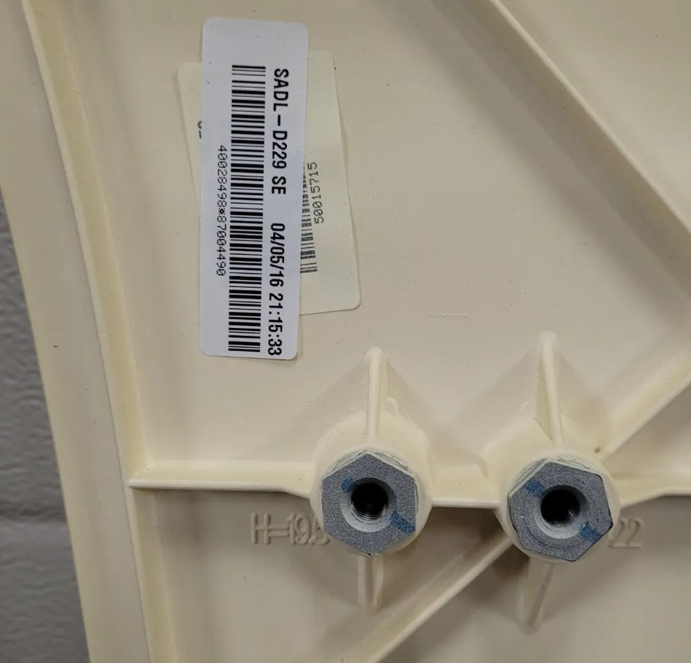 SPOJLER ZAKABINOWY SCANIA R 1534229 NOWY ORYGINAŁ - Aerodynamics/ Spoiler for Truck: picture 4 SPOJLER ZAKABINOWY SCANIA R 1534229 NOWY ORYGINAŁ - Aerodynamics/ Spoiler for Truck: picture 4