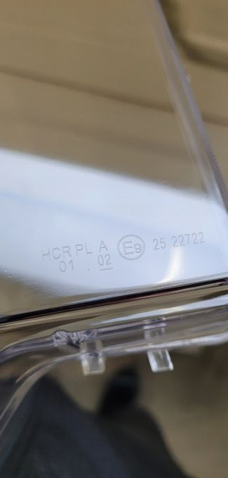 SZKLO KLOSZ LAMPY RENAULT RANGE T GAMA PRAWY - Headlight for Truck: picture 3 SZKLO KLOSZ LAMPY RENAULT RANGE T GAMA PRAWY - Headlight for Truck: picture 3