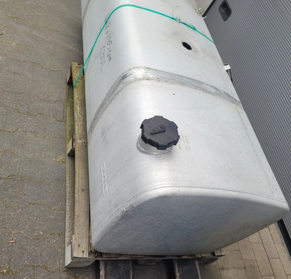 ZBIORNIK PALIWA DAF 690L 1945569 60X68X195CM CHWALIM116 - Fuel tank for Truck: picture 2 ZBIORNIK PALIWA DAF 690L 1945569 60X68X195CM CHWALIM116 - Fuel tank for Truck: picture 2