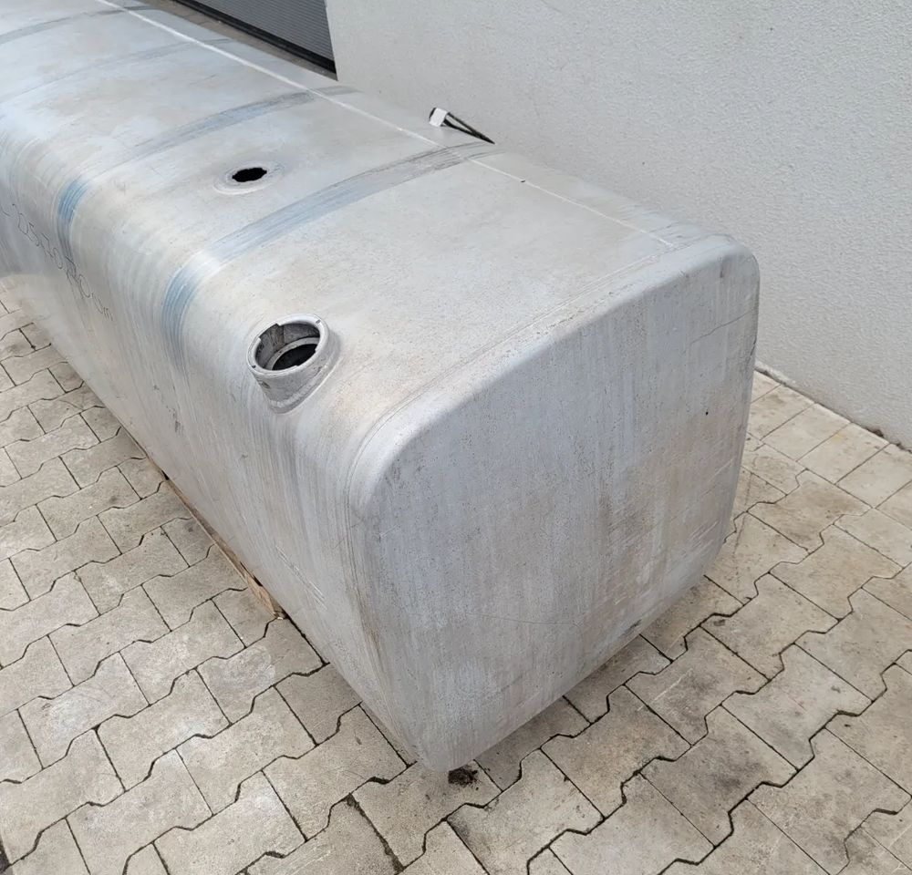 ZBIORNIK PALIWA DAF XF 1000L 225X70X70CM. - Fuel tank for Truck: picture 2 ZBIORNIK PALIWA DAF XF 1000L 225X70X70CM. - Fuel tank for Truck: picture 2