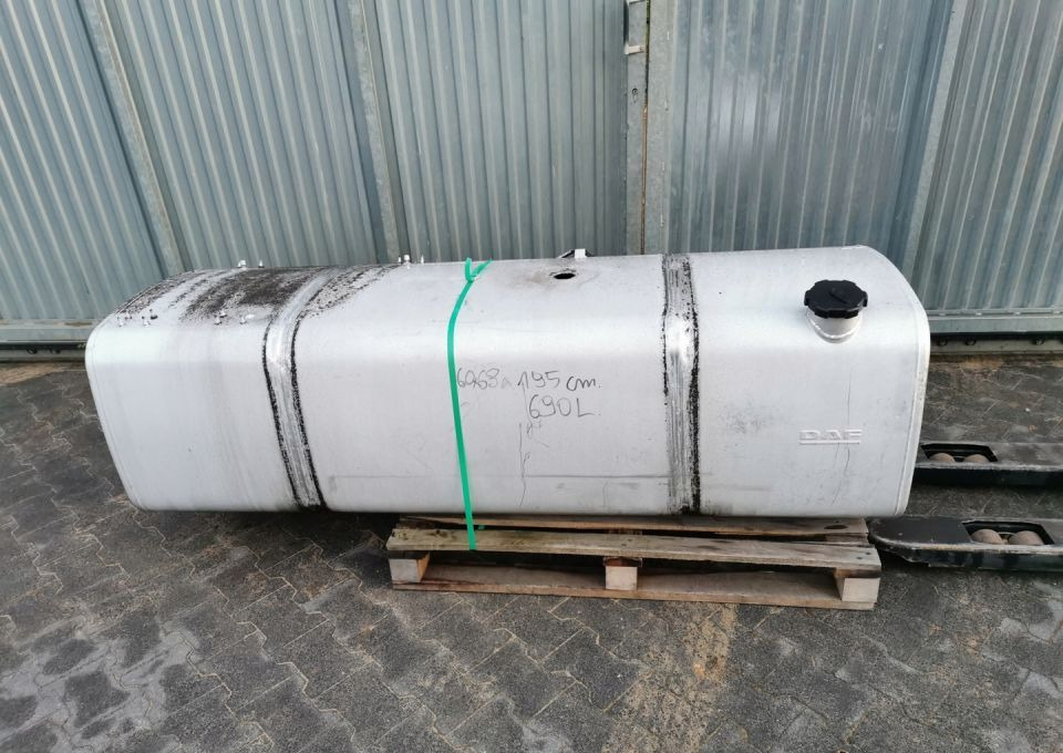 ZBIORNIK PALIWA DAF XF CF E6 690L 1945569 - Fuel tank for Truck: picture 1 ZBIORNIK PALIWA DAF XF CF E6 690L 1945569 - Fuel tank for Truck: picture 1