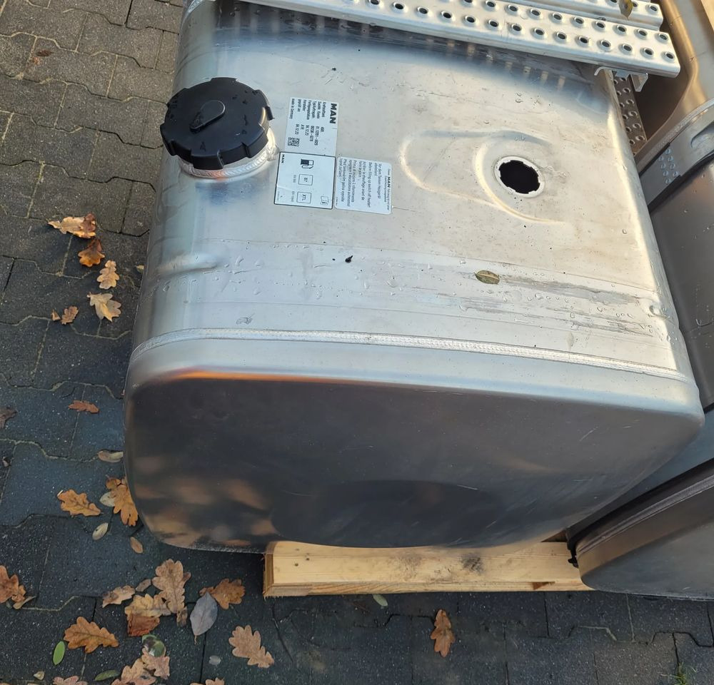 ZBIORNIK PALIWA MAN TGX TGS 460L 81.12201-6929 CHWALIM116 - Fuel tank for Truck: picture 2 ZBIORNIK PALIWA MAN TGX TGS 460L 81.12201-6929 CHWALIM116 - Fuel tank for Truck: picture 2