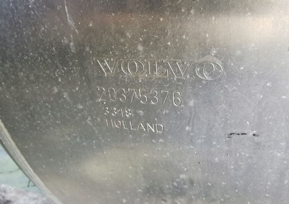 ZBIORNIK PALIWA VOLVO FH STARY TYP 20375376 - Fuel tank: picture 4 ZBIORNIK PALIWA VOLVO FH STARY TYP 20375376 - Fuel tank: picture 4