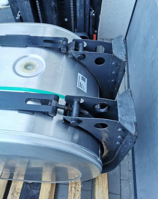 ZBIORNIK PALIWA VOLVO FH4 GAMA T 70X70X70 - Fuel tank: picture 4 ZBIORNIK PALIWA VOLVO FH4 GAMA T 70X70X70 - Fuel tank: picture 4