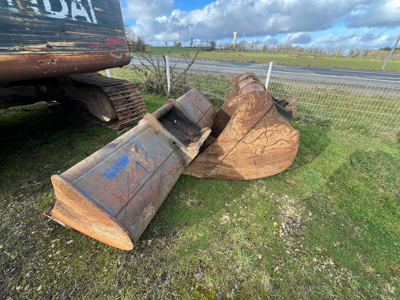 HYUNDAI ROBEX180L0-9 - Crawler excavator: picture 5 HYUNDAI ROBEX180L0-9 - Crawler excavator: picture 5