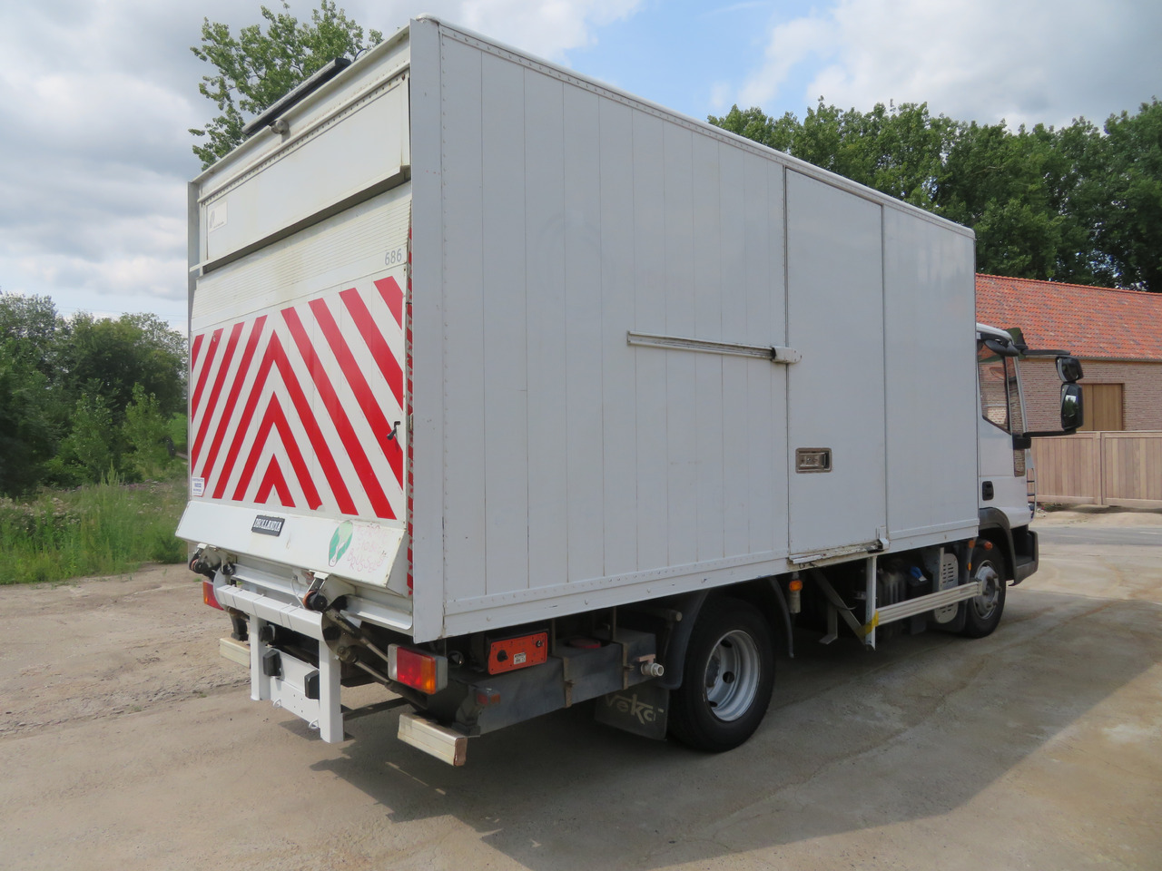 Box truck Iveco Eurocargo ML100E18: picture 7