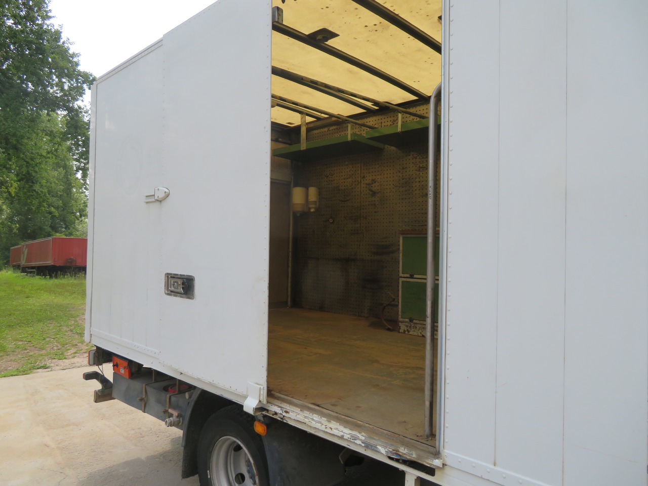 Box truck Iveco Eurocargo ML100E18: picture 9