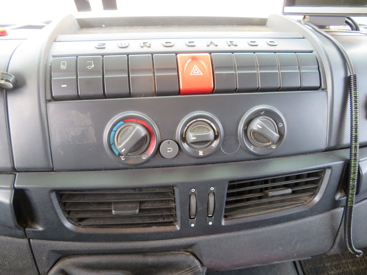 Box truck Iveco Eurocargo ML100E18: picture 13