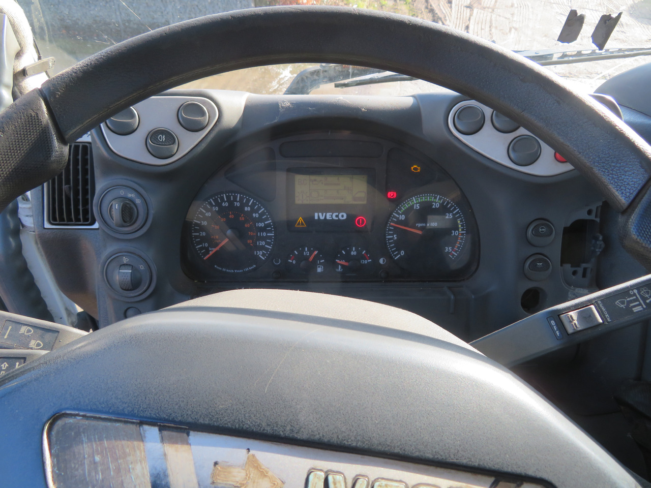Box truck Iveco Eurocargo ML90E18: picture 13