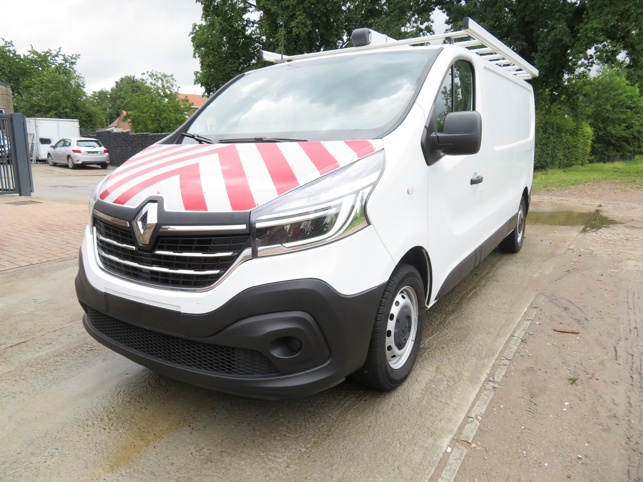 RENAULT Trafic 2.0dCi - L2H1 - Small van: picture 3 RENAULT Trafic 2.0dCi - L2H1 - Small van: picture 3