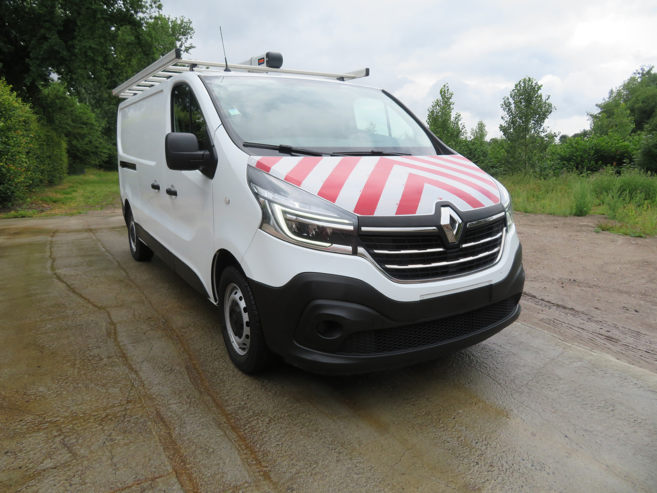 RENAULT Trafic 2.0dCi - L2H1 - Small van: picture 1 RENAULT Trafic 2.0dCi - L2H1 - Small van: picture 1