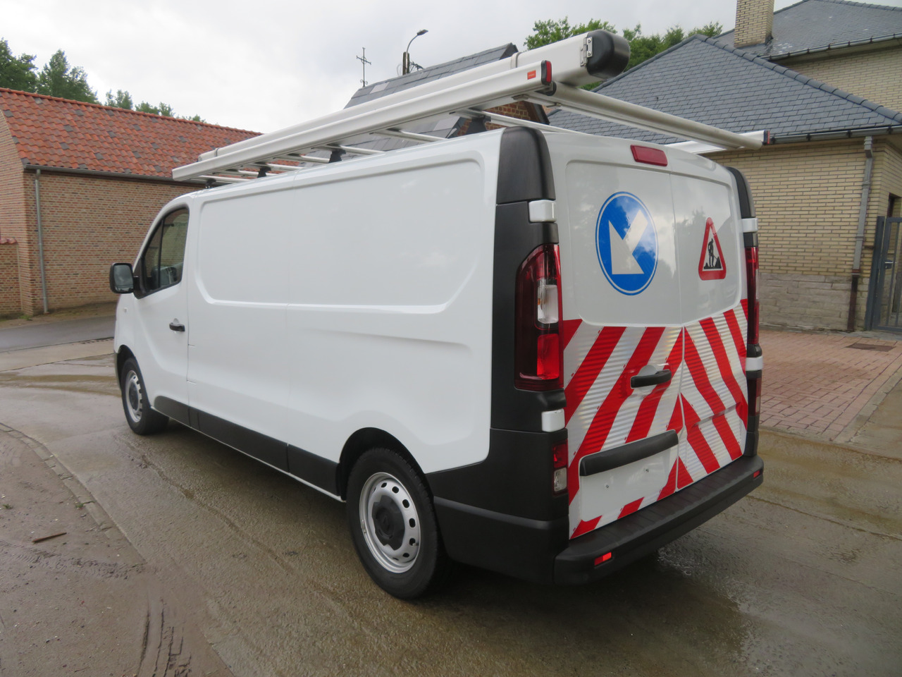 RENAULT Trafic 2.0dCi - L2H1 - Small van: picture 5 RENAULT Trafic 2.0dCi - L2H1 - Small van: picture 5