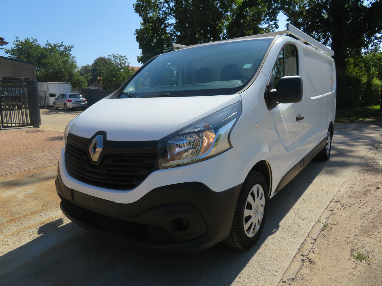Renault Trafic 1.6dCi Grand Confort - L2H1 - Small van: picture 3 Renault Trafic 1.6dCi Grand Confort - L2H1 - Small van: picture 3
