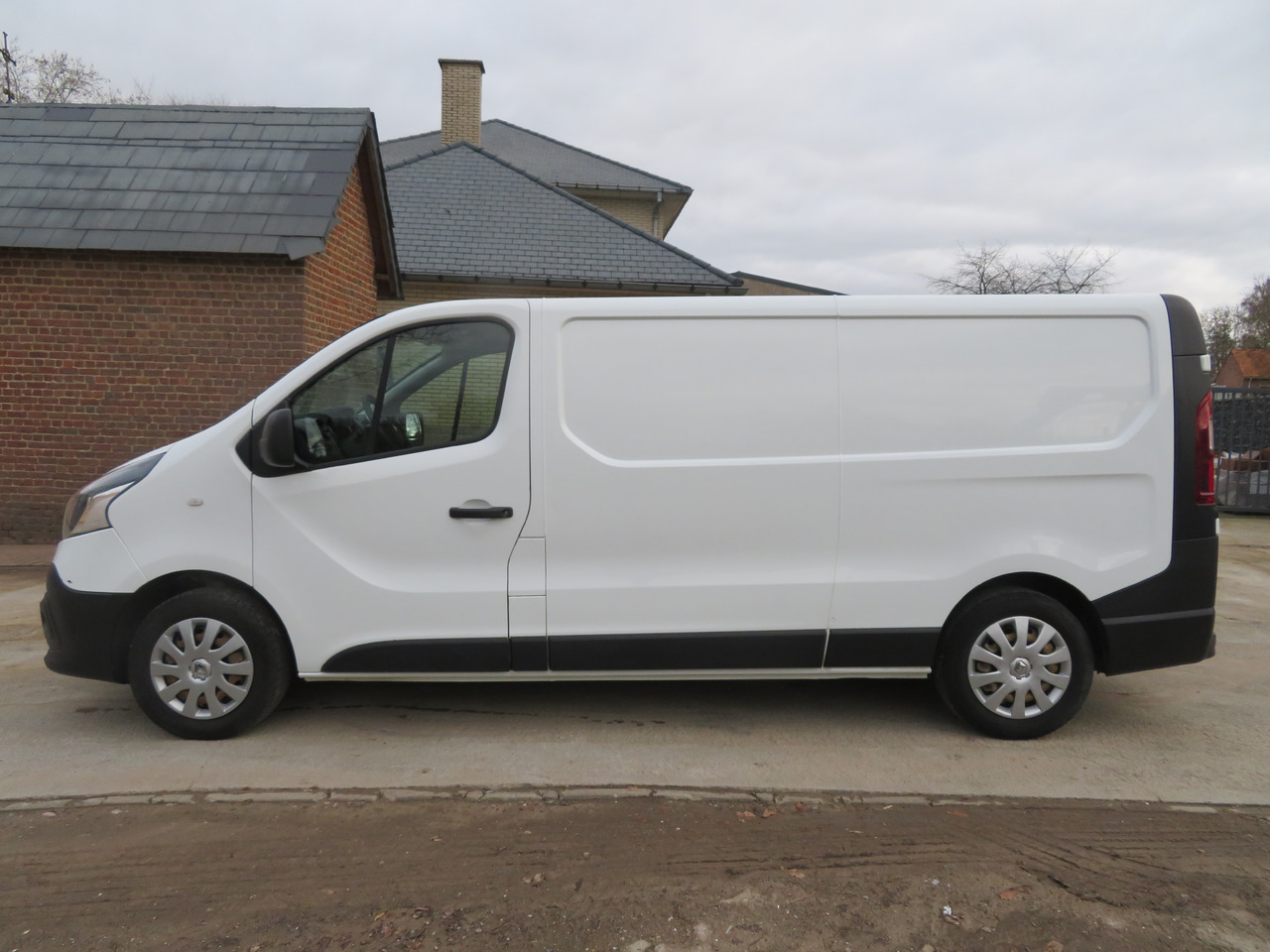Renault Trafic 1.6dCi Grand Confort - L2H1 - Small van: picture 4 Renault Trafic 1.6dCi Grand Confort - L2H1 - Small van: picture 4