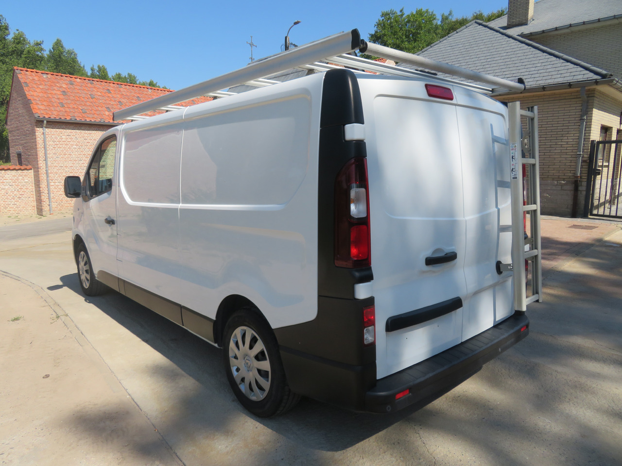 Renault Trafic 1.6dCi Grand Confort - L2H1 - Small van: picture 5 Renault Trafic 1.6dCi Grand Confort - L2H1 - Small van: picture 5