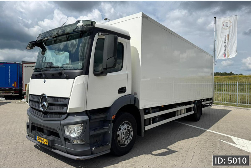 Mercedes-Benz Antos 1824 Day Cab, Euro 6, / Cargolift 2500KG - Box truck: picture 1 Mercedes-Benz Antos 1824 Day Cab, Euro 6, / Cargolift 2500KG - Box truck: picture 1