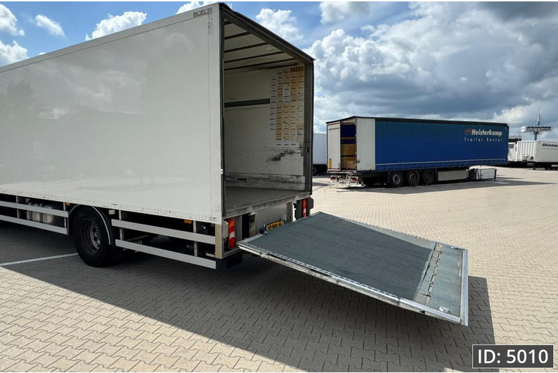 Mercedes-Benz Antos 1824 Day Cab, Euro 6, / Cargolift 2500KG - Box truck: picture 3 Mercedes-Benz Antos 1824 Day Cab, Euro 6, / Cargolift 2500KG - Box truck: picture 3