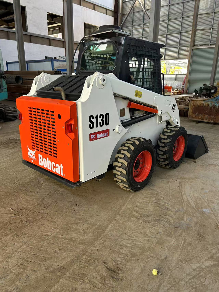 Skid steer loader BOBCAT Skid Steer Loader S130: picture 8