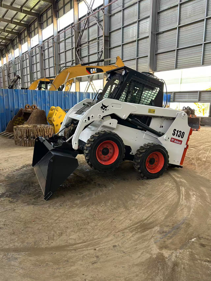 Skid steer loader BOBCAT Skid Steer Loader S130: picture 6