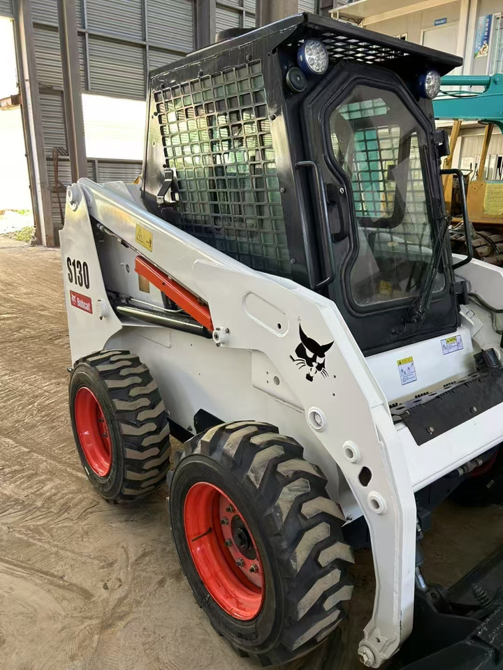 Skid steer loader BOBCAT Skid Steer Loader S130: picture 12