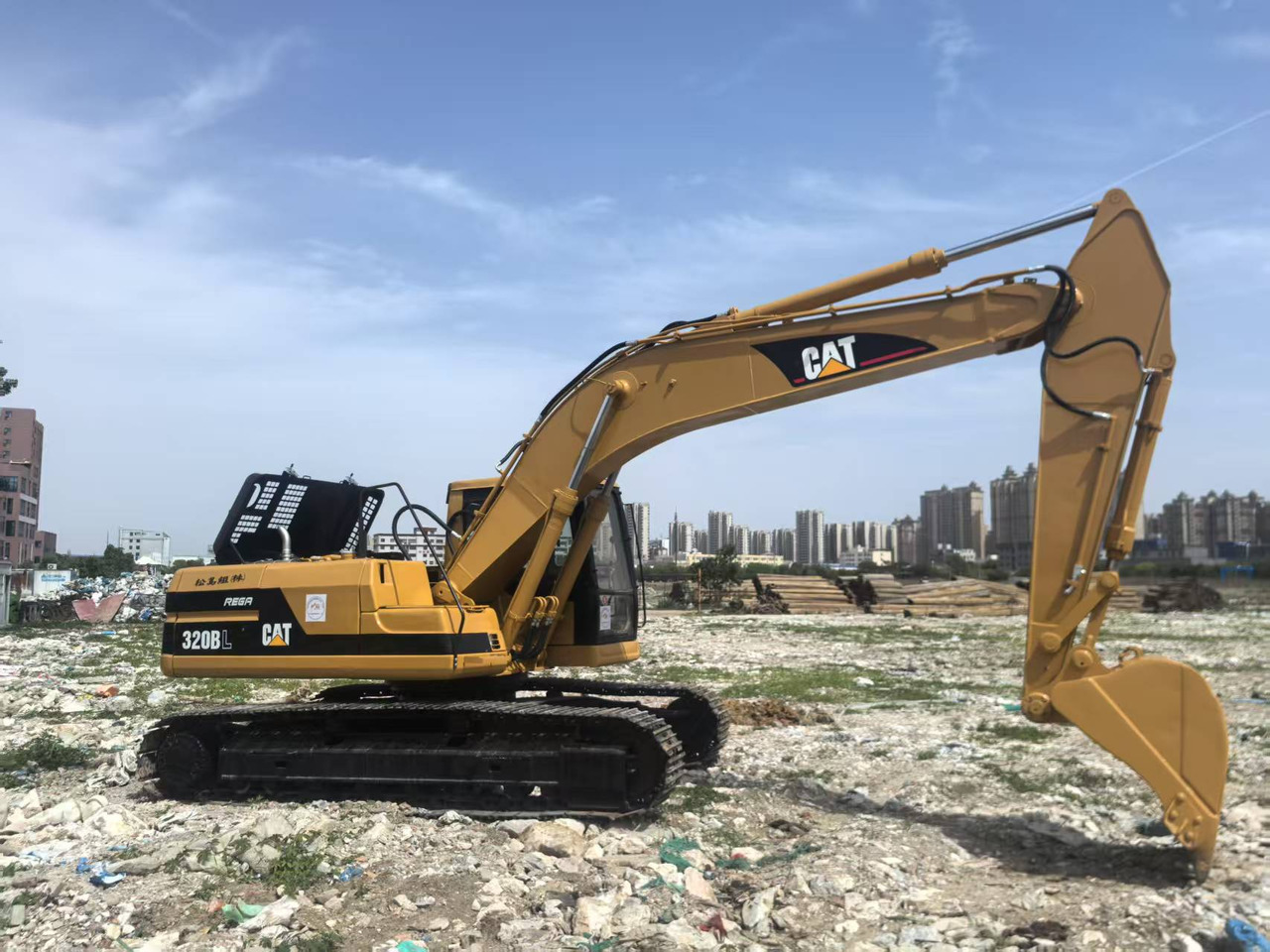 CAT 320BL - Crawler excavator: picture 4 CAT 320BL - Crawler excavator: picture 4