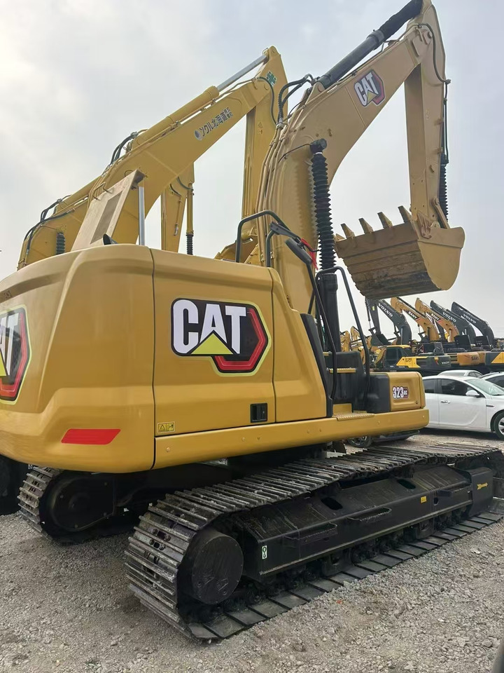 CAT 323D - Crawler excavator: picture 1 CAT 323D - Crawler excavator: picture 1