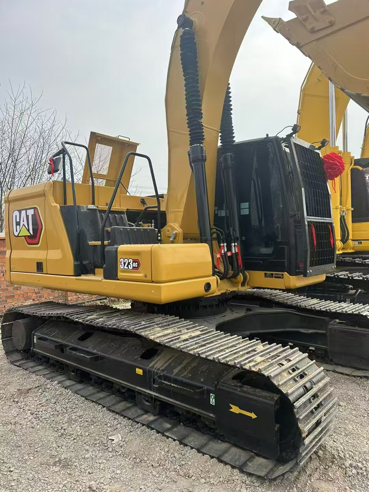 CAT 323D - Crawler excavator: picture 2 CAT 323D - Crawler excavator: picture 2