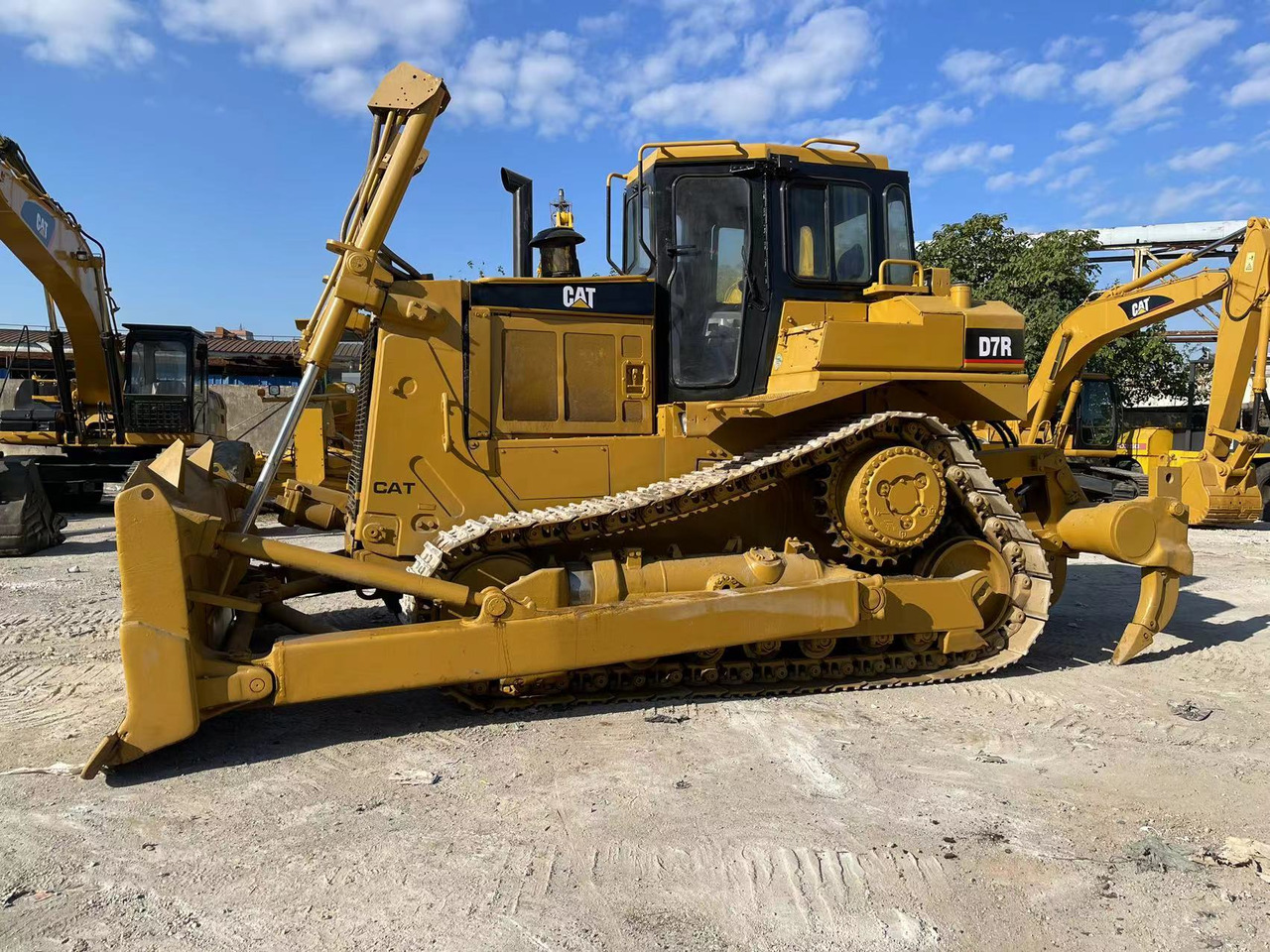 CATERPILLAR D7R - Bulldozer: picture 5 CATERPILLAR D7R - Bulldozer: picture 5