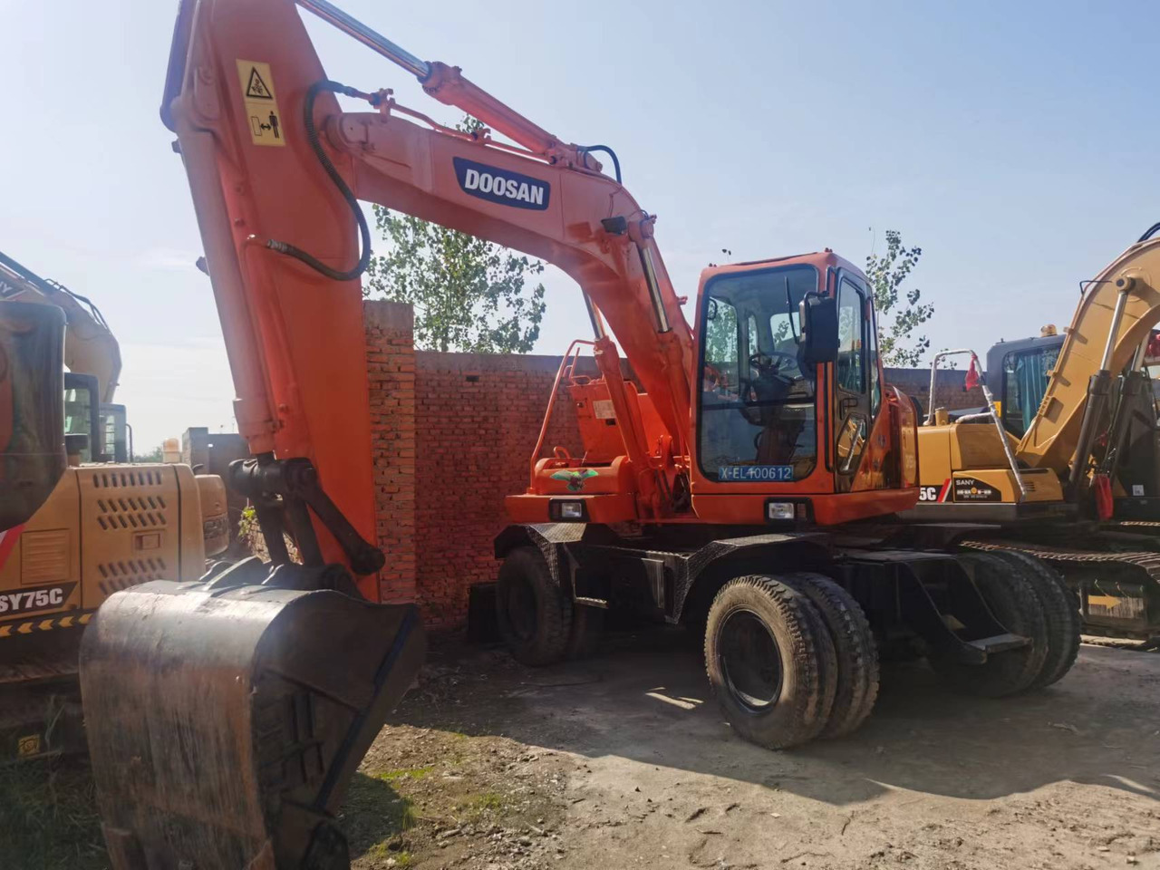 DOOSAN DH150W-7 - Crawler excavator: picture 1 DOOSAN DH150W-7 - Crawler excavator: picture 1
