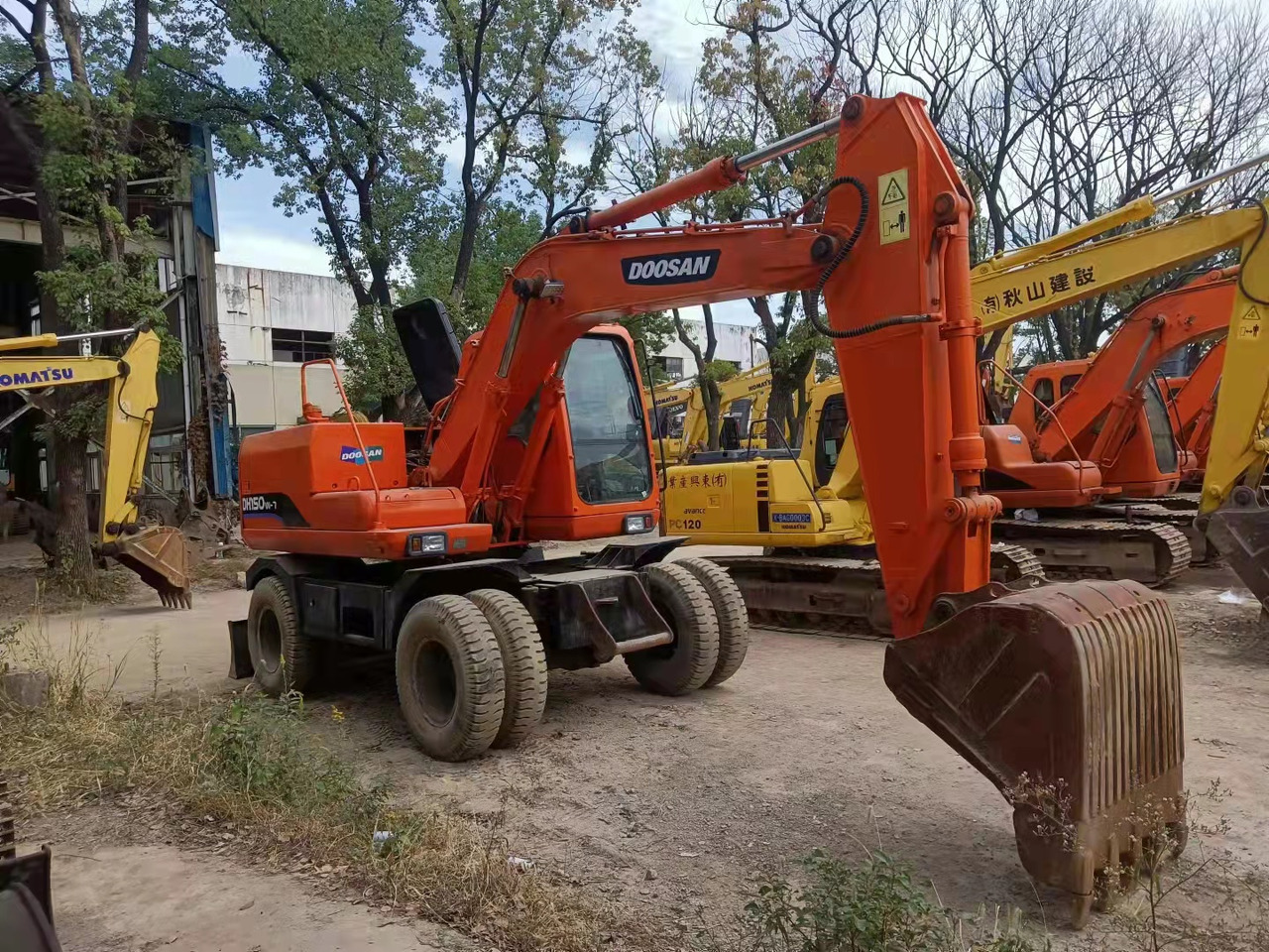 DOOSAN DH150W - Crawler excavator: picture 4 DOOSAN DH150W - Crawler excavator: picture 4