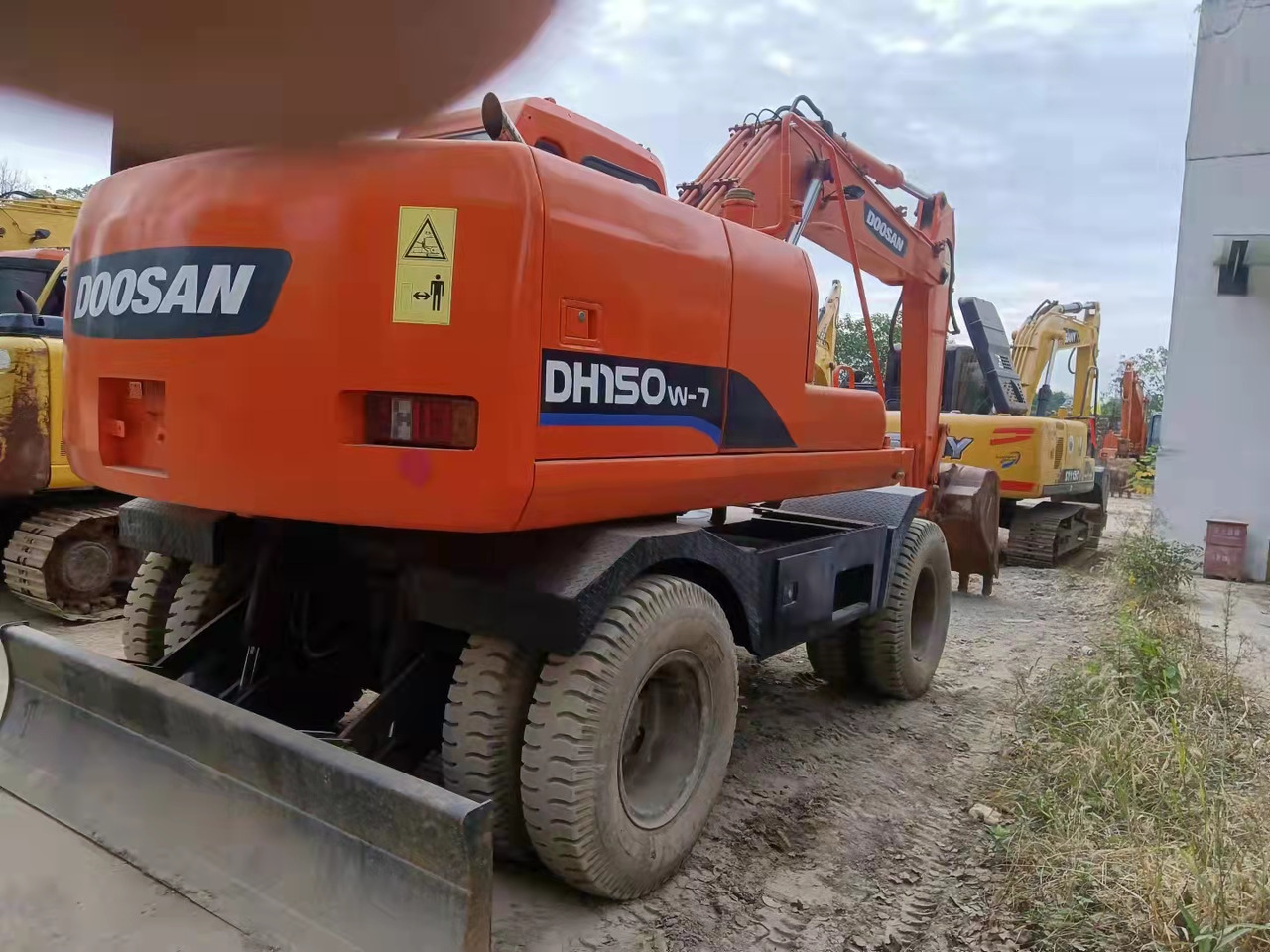 DOOSAN DH150W - Crawler excavator: picture 5 DOOSAN DH150W - Crawler excavator: picture 5