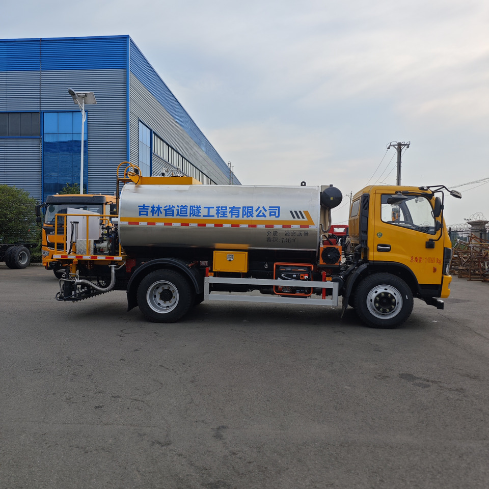 Dongfeng KLF - Asphalt distributor: picture 2 Dongfeng KLF - Asphalt distributor: picture 2