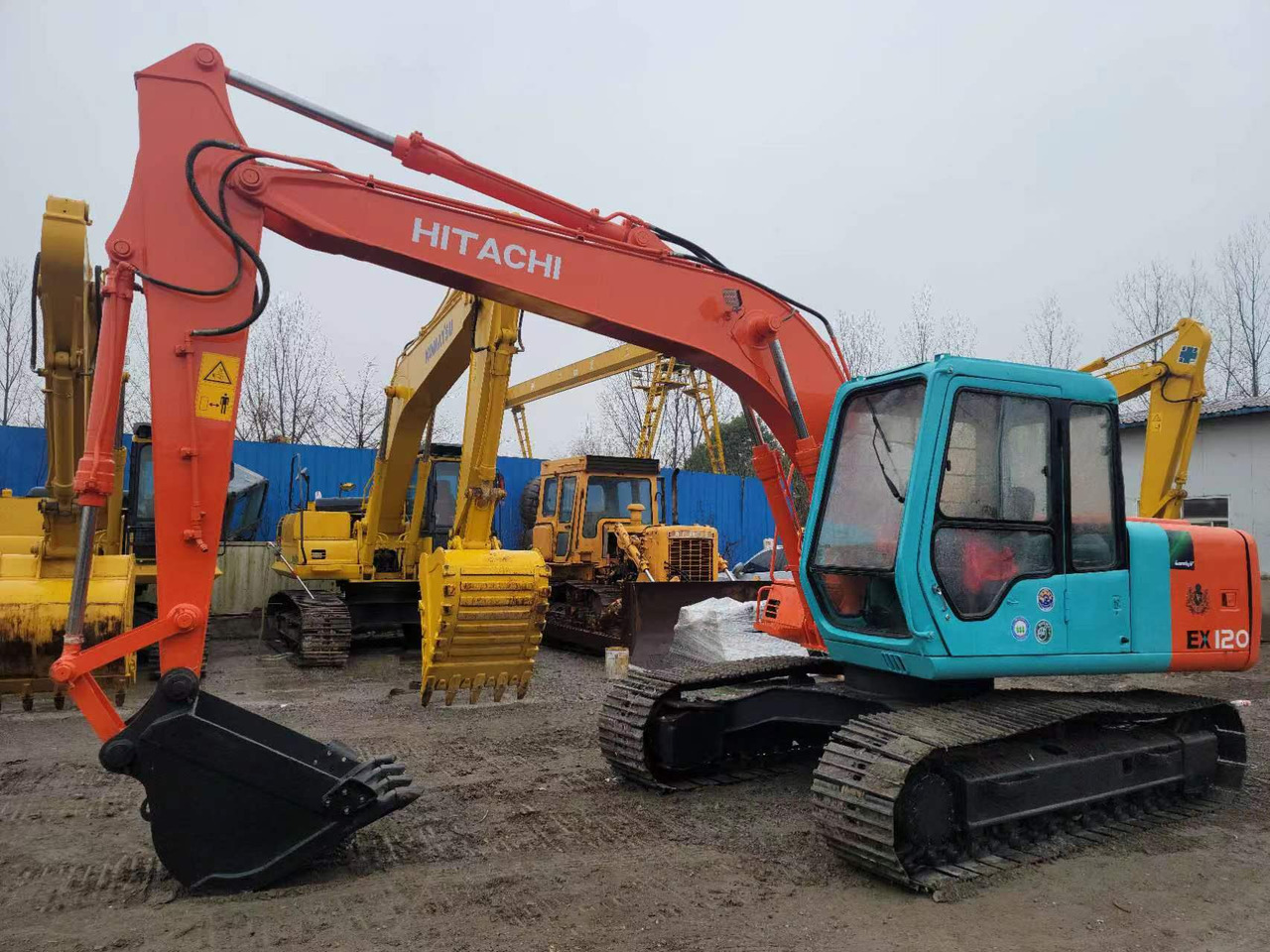 HITACHI EX120-3 - Crawler excavator: picture 1 HITACHI EX120-3 - Crawler excavator: picture 1