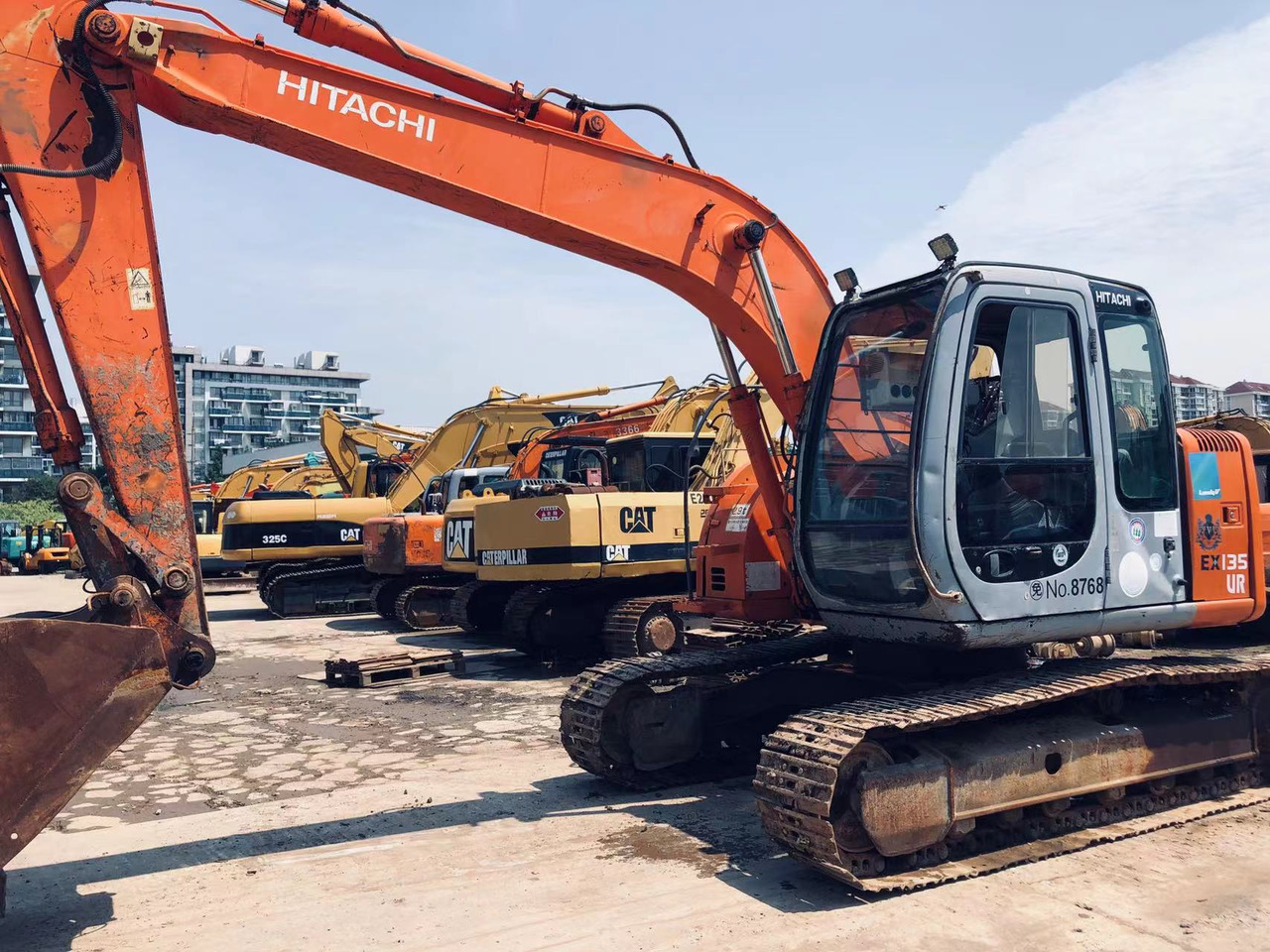 HITACHI EX135 - Crawler excavator: picture 1 HITACHI EX135 - Crawler excavator: picture 1