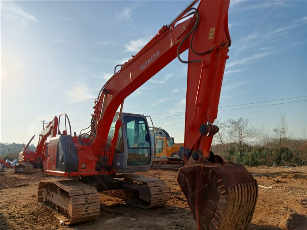 HITACHI ZX135 - Crawler excavator: picture 2 HITACHI ZX135 - Crawler excavator: picture 2