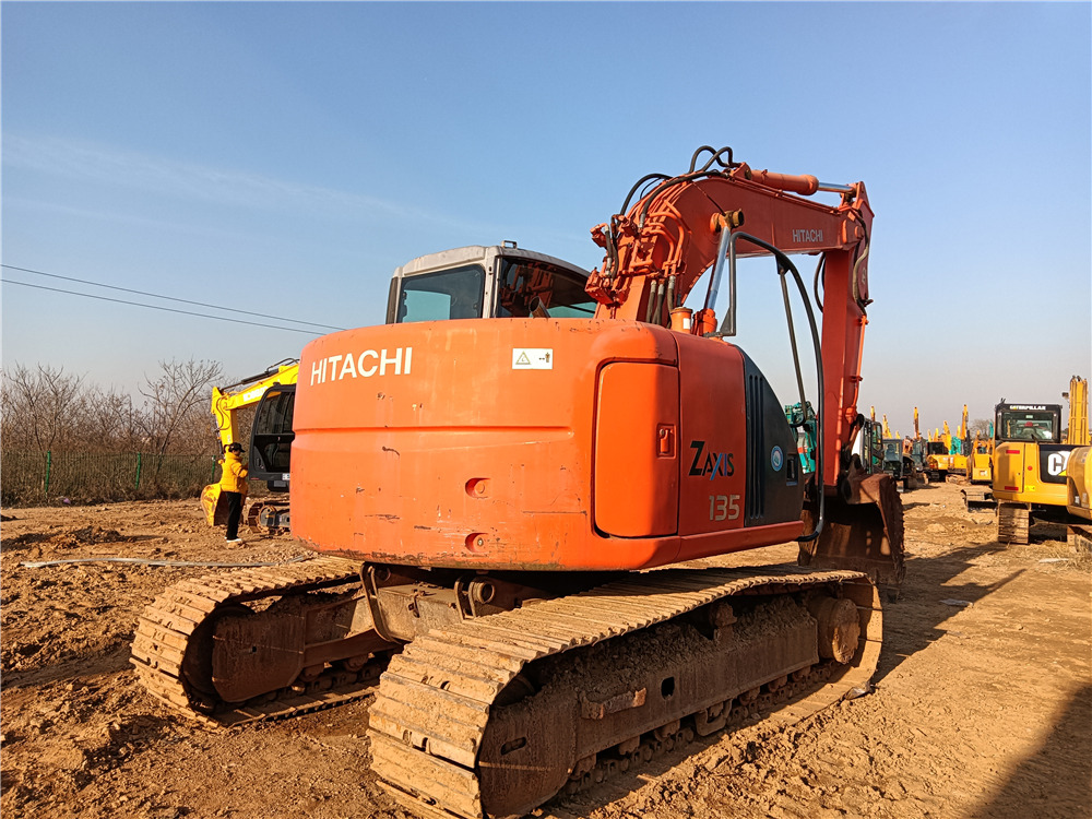 HITACHI ZX135 - Crawler excavator: picture 5 HITACHI ZX135 - Crawler excavator: picture 5