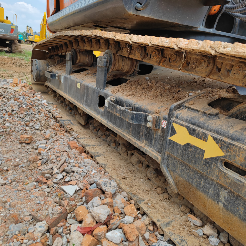 HITACHI ZX200 - Crawler excavator: picture 5 HITACHI ZX200 - Crawler excavator: picture 5