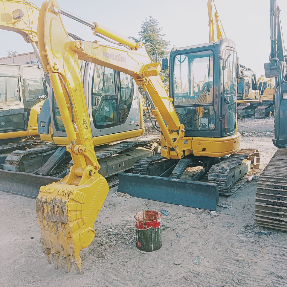KOMATSU PC35 - Crawler excavator: picture 1 KOMATSU PC35 - Crawler excavator: picture 1