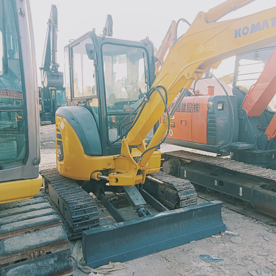 KOMATSU PC35 - Crawler excavator: picture 2 KOMATSU PC35 - Crawler excavator: picture 2