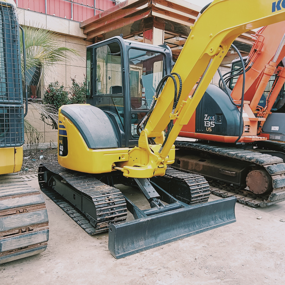 Komatsu PC40 - Crawler excavator: picture 1 Komatsu PC40 - Crawler excavator: picture 1