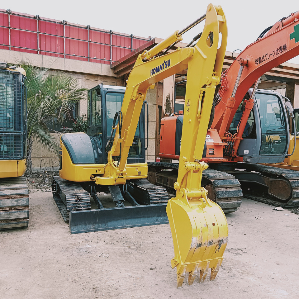 Komatsu PC40 - Crawler excavator: picture 2 Komatsu PC40 - Crawler excavator: picture 2