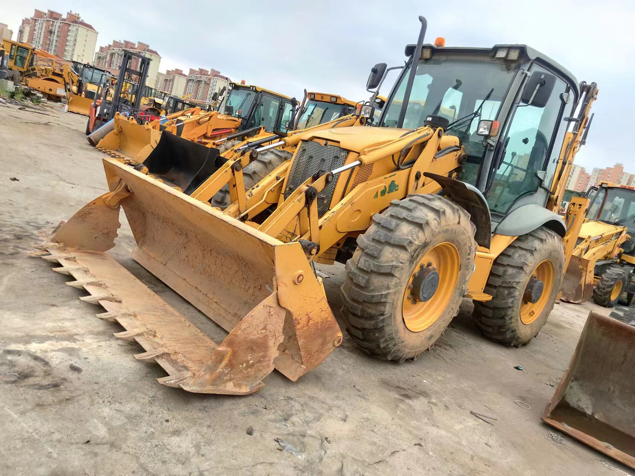LIUGONG 777 - Backhoe loader: picture 5 LIUGONG 777 - Backhoe loader: picture 5