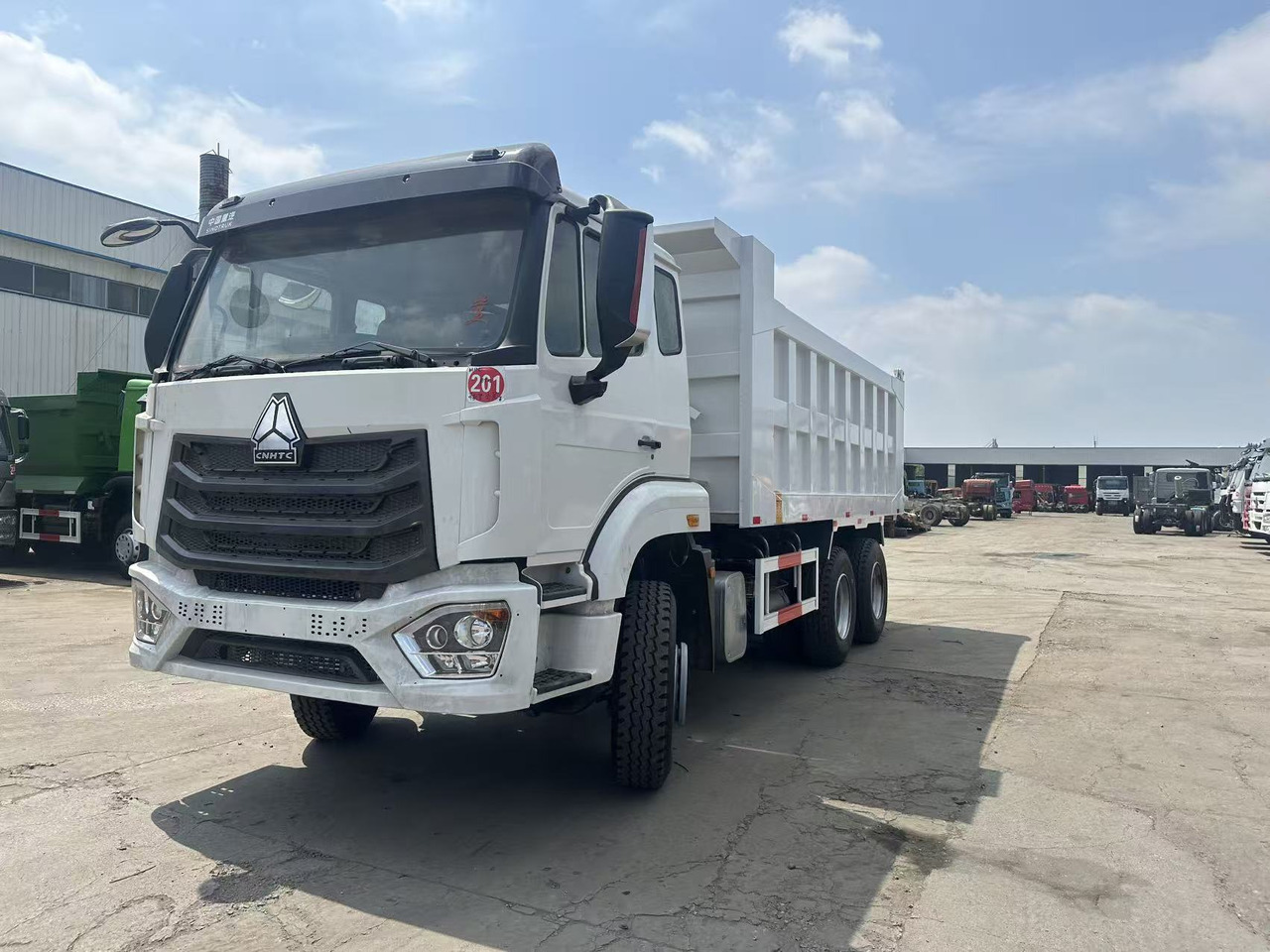 SINOTRUK HOWO 6x4 Dump Truck Click for Discount - Tipper: picture 1 SINOTRUK HOWO 6x4 Dump Truck Click for Discount - Tipper: picture 1
