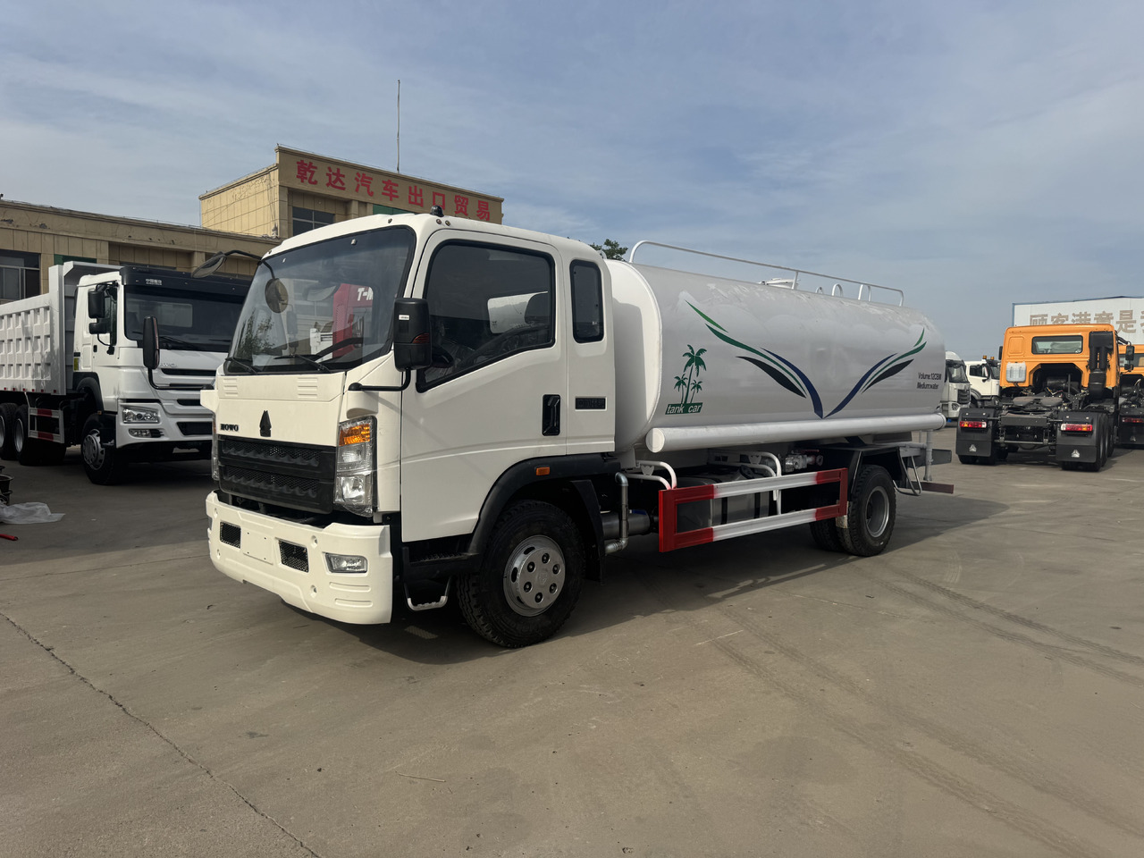SINOTRUK Howo Water Tanker Click Here For DISCOUNT - Tank truck: picture 1 SINOTRUK Howo Water Tanker Click Here For DISCOUNT - Tank truck: picture 1