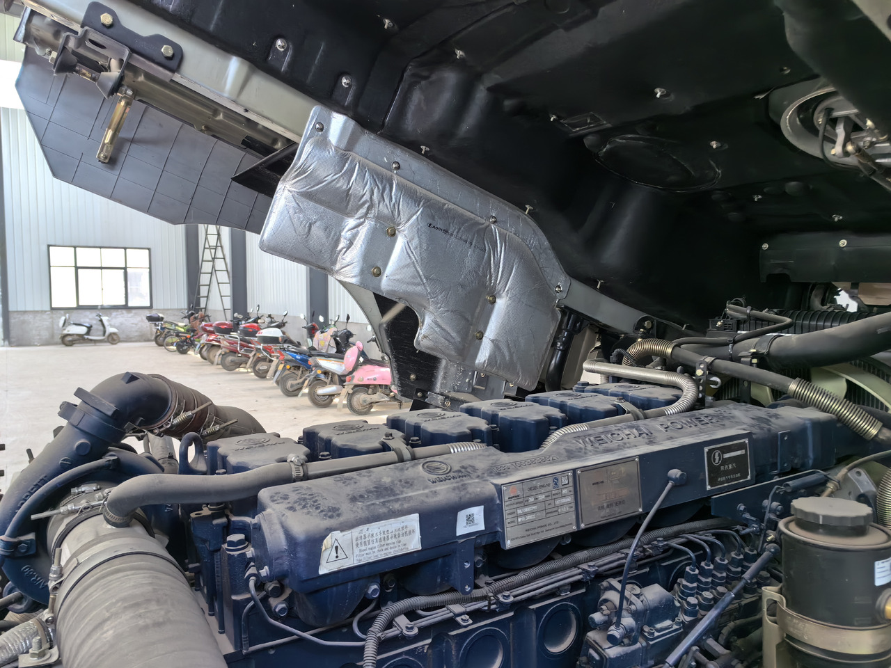 Shacman 340HP H3000 6x4 Tractor Click for Discount - Tipper: picture 4 Shacman 340HP H3000 6x4 Tractor Click for Discount - Tipper: picture 4